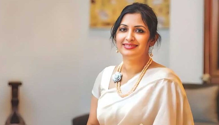 ফিরে গেলেন বিপাশা হায়াত